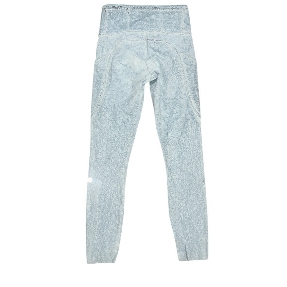 Lululemon Fast and Free Tight 25" *Nulux in City Grit White Blue Fog - size 6 - Picture 6 of 11